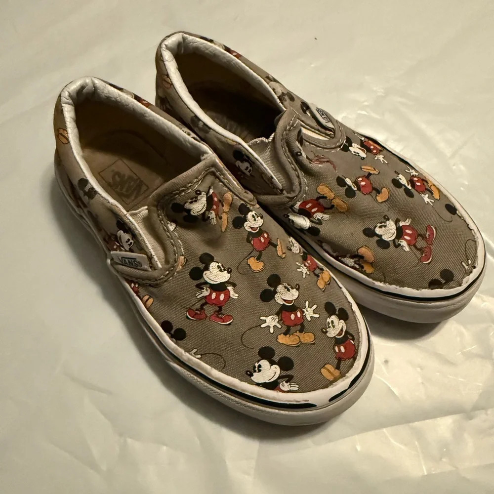 Vans Disney Kids Mickey Mouse Shoes Size 12.5 Slip-On Gray/White - Picture 9 of 9